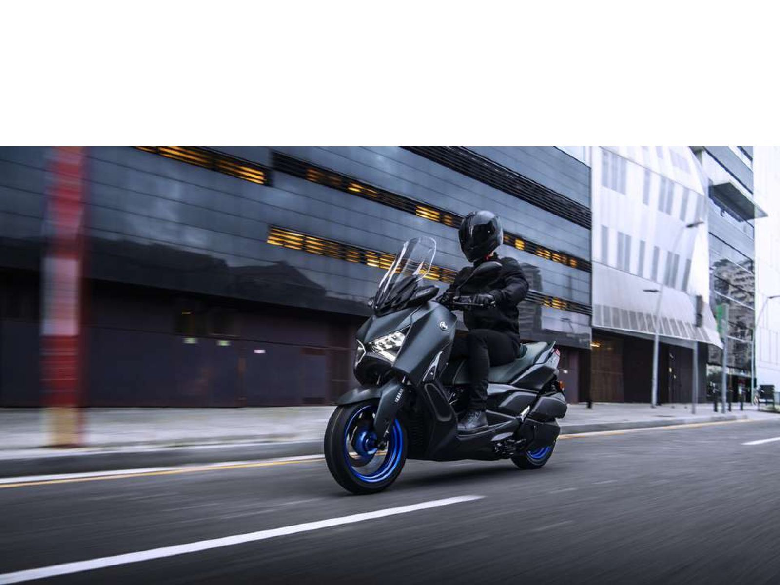 Скутер YAMAHA X - MAX 300 (Tech Black) 2023
